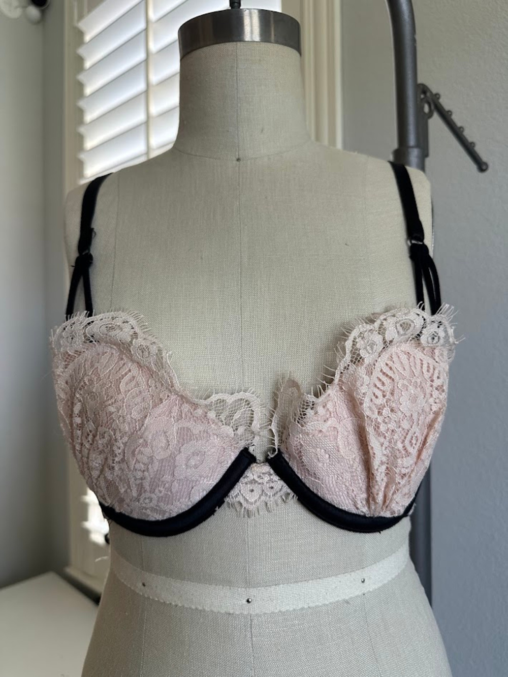 Fashion Nova Lace Underwire Bra Pink Black Size S